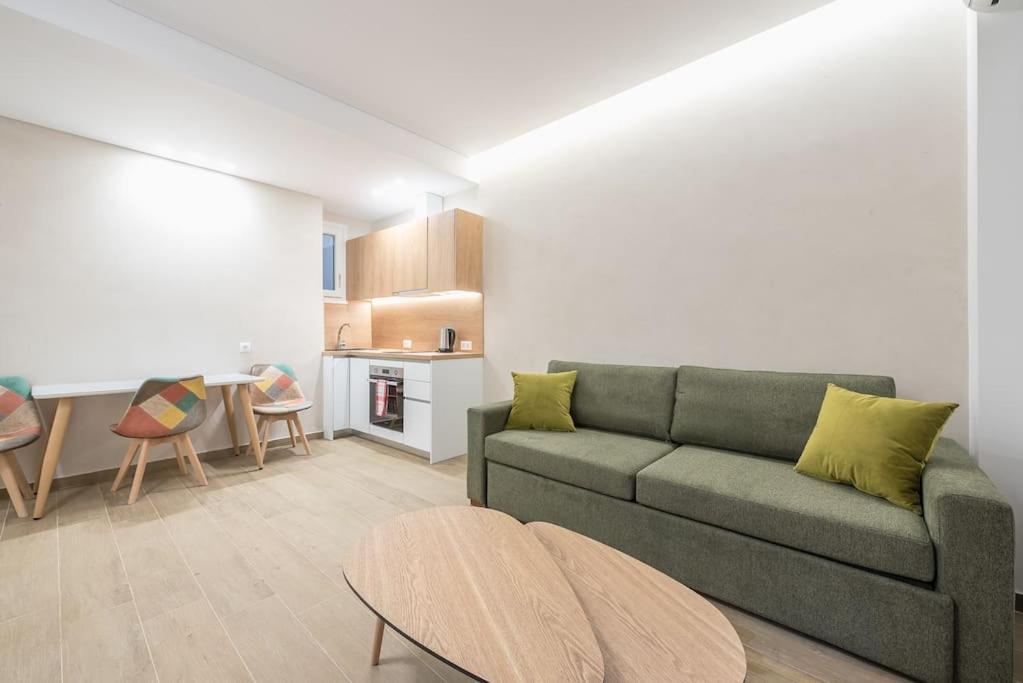 Elegant Apartment In Athens Exterior photo
